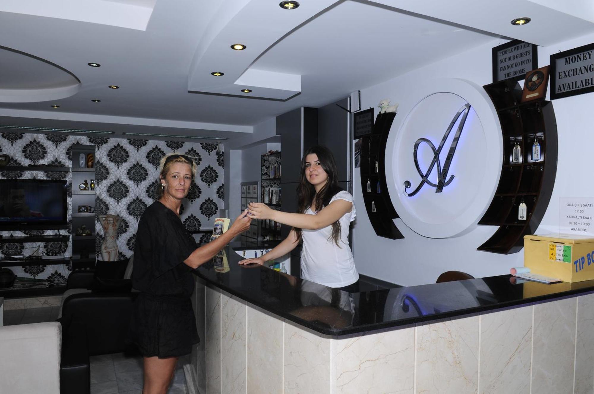 Altinbas Apart Hotel Kusadası Exteriör bild