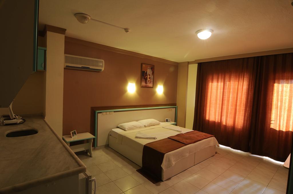 Altinbas Apart Hotel Kusadası Exteriör bild